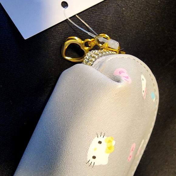 Sanrio Hello Kitty Gray and Pink Pencil Case - Picture 5 of 6